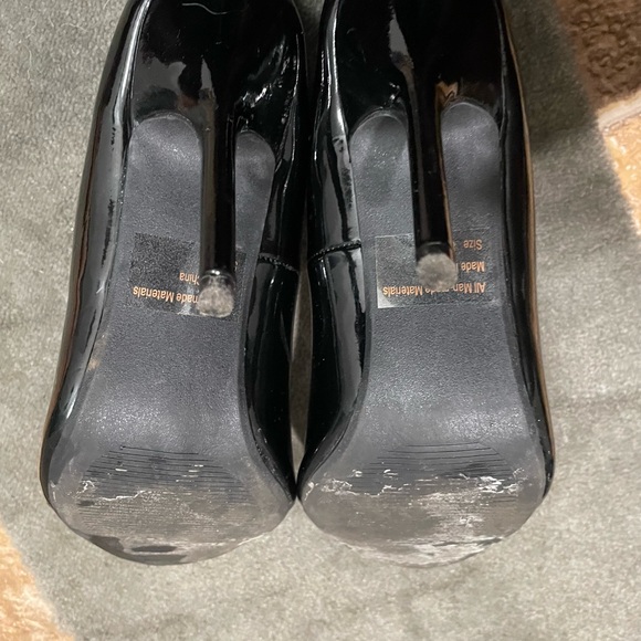 Wild Diva Black Leather Heels - Picture 9 of 9